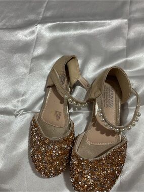 Girls' Gold Sequin Pearl Strap Sandals